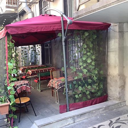 Sev Group Hostel Ереван Екстериор снимка