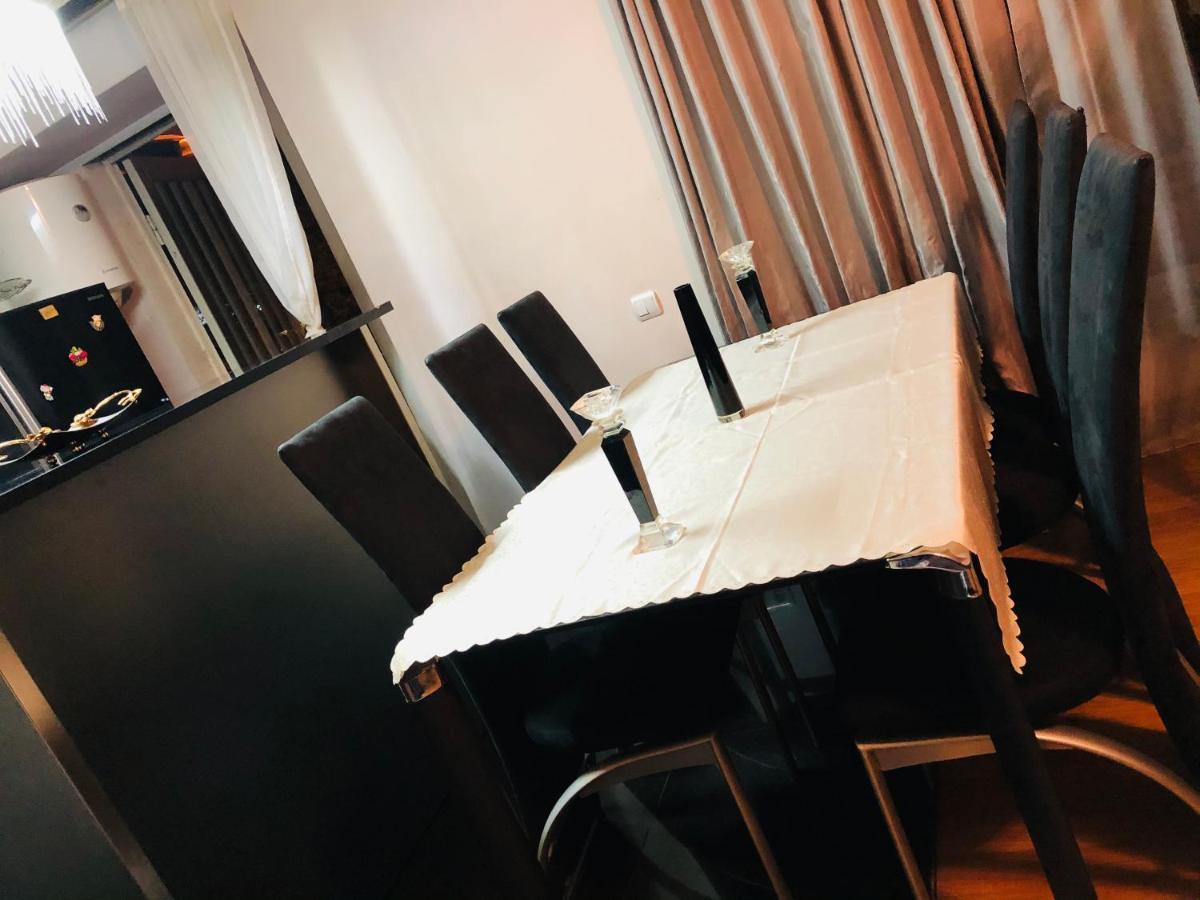 Sev Group Hostel Ереван Екстериор снимка